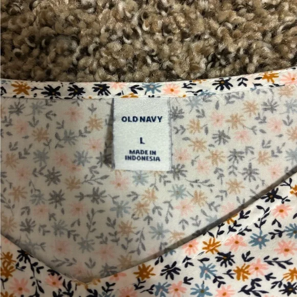 Old Navy Multicolor Floral V-Neck Top - Picture 2 of 3
